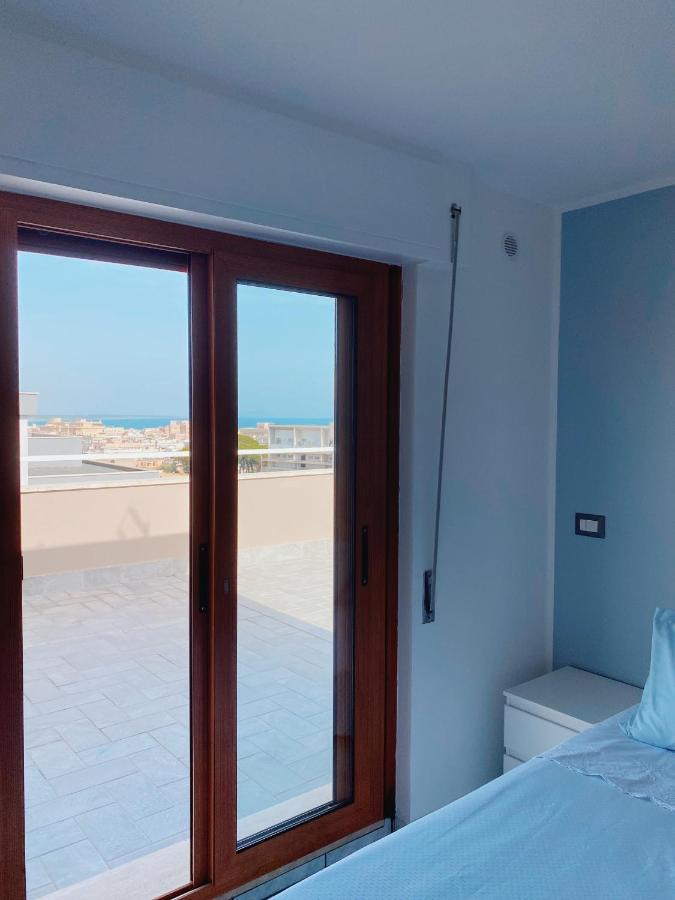 Апартаменты Terrazza Delle Rose Неттуно Экстерьер фото
